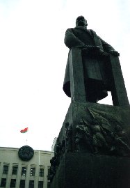 Statue of Lenin in front of the Parliament